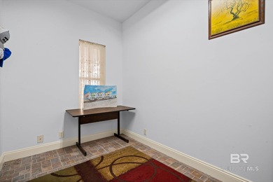 Summerdale, AL--- A rare multigenerational ?family compound?