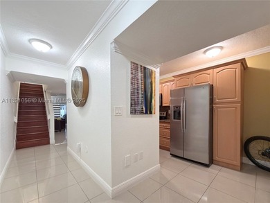 Stunning 3-Bedroom Townhouse 2 baths in the Puerto Bello - photo 4