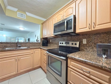 Stunning 3-Bedroom Townhouse 2 baths in the Puerto Bello - photo 6