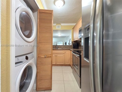 Stunning 3-Bedroom Townhouse 2 baths in the Puerto Bello - photo 10