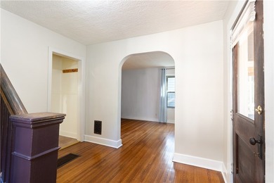 Welcome to 58 Coventry Avenue! Nestled in the highly desired - photo 5