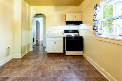 Welcome to 58 Coventry Avenue! Nestled in the highly desired - photo 10