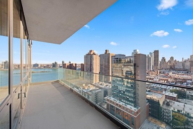 A Sanctuary in the Sky: Exquisite Full-Floor Penthouse with 3 - photo 11