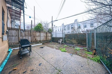 This is an excellent opportunity to own an oversized 3-family - photo 4