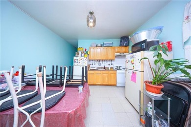 This is an excellent opportunity to own an oversized 3-family - photo 8