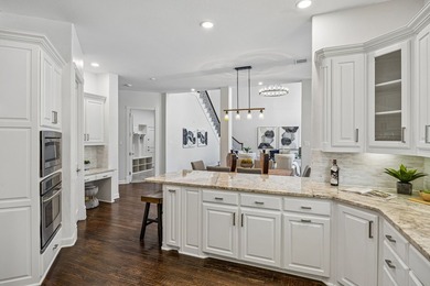 Nestled on a sprawling 0.509 acre corner lot within a cul-de-sac - photo 9