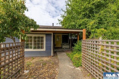 Strait Juan de Fuca  Home Active Under Contract in Port Angeles Washington