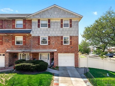 Large Semi-Detached 2 Family House In The Heart Of Bayside - photo 1