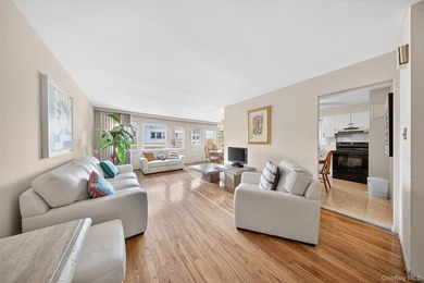 Large Semi-Detached 2 Family House In The Heart Of Bayside - photo 3