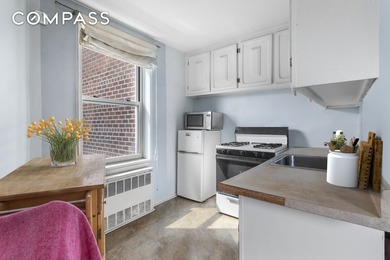 Welcome to 68-15 Selfridge Street, a well-maintained, 6-story - photo 2