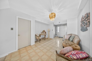 Large Semi-Detached 2 Family House In The Heart Of Bayside - photo 5