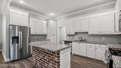 Seller is offering $5000 in buyer closing costs! Like-New Home - photo 14