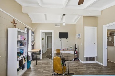 Coastal Cottage in a Prime Beach Town! Fall in love with this - photo 17