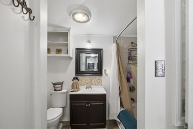 Coastal Cottage in a Prime Beach Town! Fall in love with this - photo 20