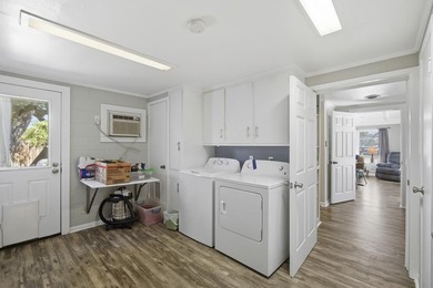 Coastal Cottage in a Prime Beach Town! Fall in love with this - photo 21