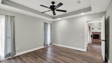 Seller is offering $5000 in buyer closing costs! Like-New Home - photo 22