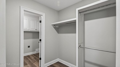 Seller is offering $5000 in buyer closing costs! Like-New Home - photo 25