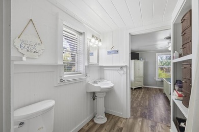 Coastal Cottage in a Prime Beach Town! Fall in love with this - photo 26