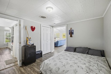 Coastal Cottage in a Prime Beach Town! Fall in love with this - photo 28