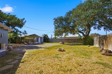 Coastal Cottage in a Prime Beach Town! Fall in love with this - photo 32
