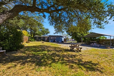 Coastal Cottage in a Prime Beach Town! Fall in love with this - photo 33