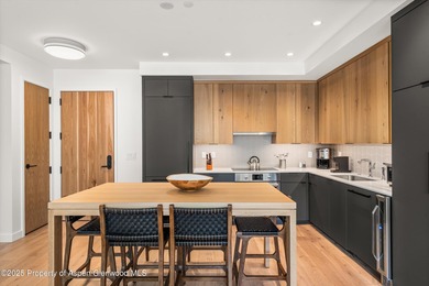 RENTAL INCOME PROPERTY!! Welcome to Electric Pass Lodge 403. A