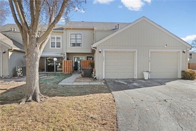 (private lake, pond, coastal) Townhome/Townhouse For Sale in Kansas City Missouri