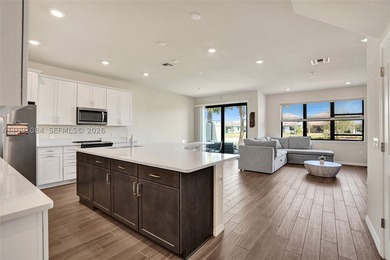 A like-new townhome with beautiful lake views in the highly - photo 4
