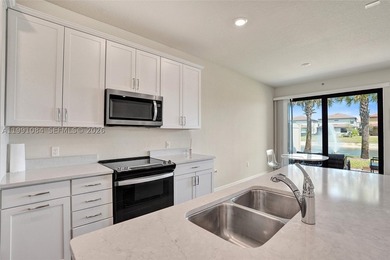A like-new townhome with beautiful lake views in the highly - photo 7