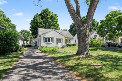 A Perfect Start Begins Here! This Delightful Home Is Loaded With - photo 2
