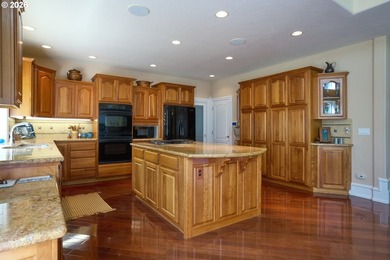 Experience the elegance of Western European design and custom - photo 12