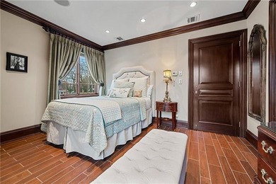 Completed in 2008, this bespoke residence in Dyker Heights - photo 15