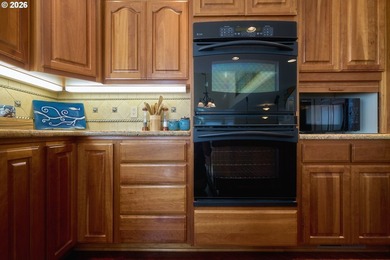 Experience the elegance of Western European design and custom - photo 15
