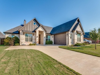 (private lake, pond, creek) Home For Sale in Waxahachie Texas