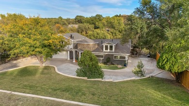 Beautifully updated home in the sought-after Lake Tanglewood - photo 40