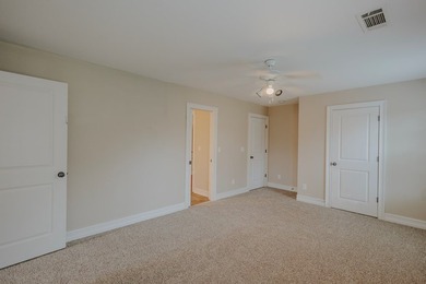 Welcome home to this stunning, light-filled brick residence - photo 40