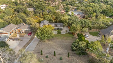 Beautifully updated home in the sought-after Lake Tanglewood - photo 42