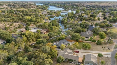Beautifully updated home in the sought-after Lake Tanglewood - photo 44
