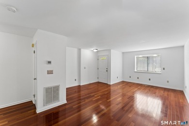 Wonderful opportunity to live in a spacious, light-filled - photo 7