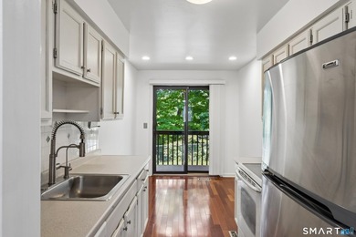Wonderful opportunity to live in a spacious, light-filled - photo 8