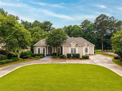 Perfectly positioned on the 4th fairway in Polo Golf & Country - photo 1