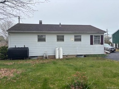 Cozy 3Bd Ranch Features Hardwoof floors 3 year young boiler - photo 8