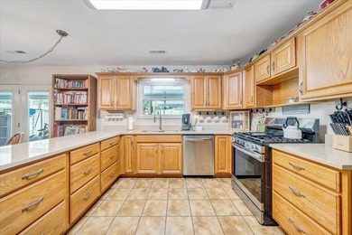 Enjoy the ease of one-level living in this well-maintained - photo 12