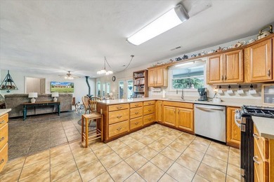 Enjoy the ease of one-level living in this well-maintained - photo 16