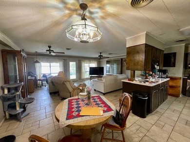 3BR/2BA home in a low-traffic area of beautiful Lake Bruin with - photo 19