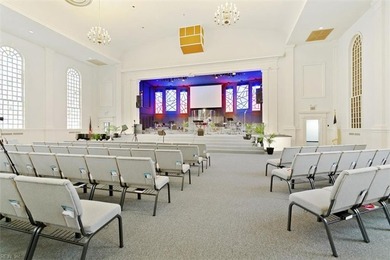 Beautiful building currently set up for church purposes. The - photo 8