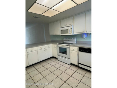 You don't want to miss this spacious condo located in the heart - photo 3