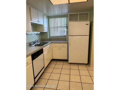 You don't want to miss this spacious condo located in the heart - photo 4
