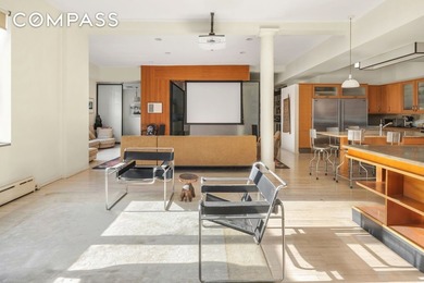 Triple penthouse with private outdoor space! This unique four - photo 4