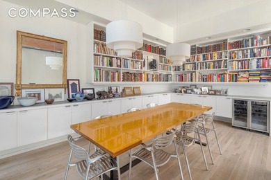 Triple penthouse with private outdoor space! This unique four - photo 6